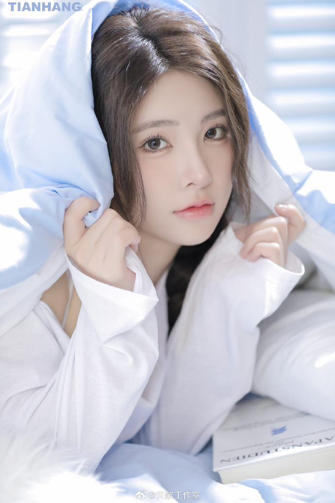 金秘书为何那样 封面
